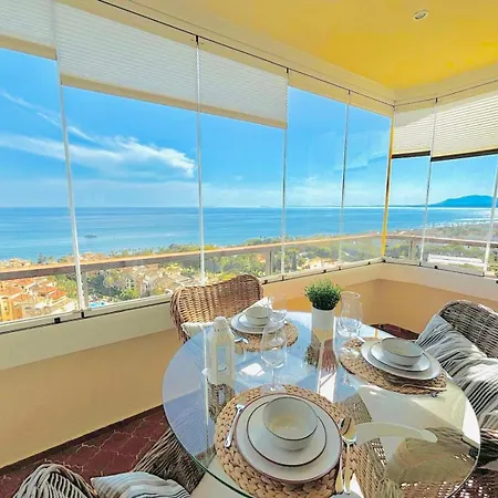 Panoramic South-facing Ocean View Apartament